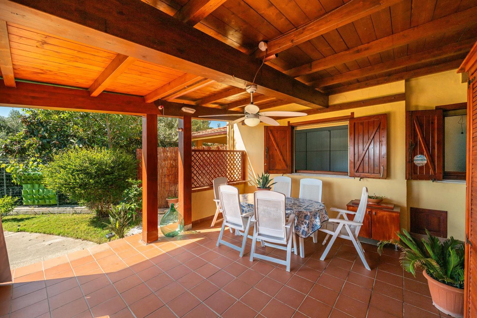 Casa Vacanza Mar Mediterraneo Quartu SantʼElena Esterno foto